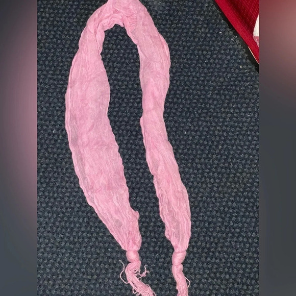 Scarves, Wraps - Picture 2 of 7